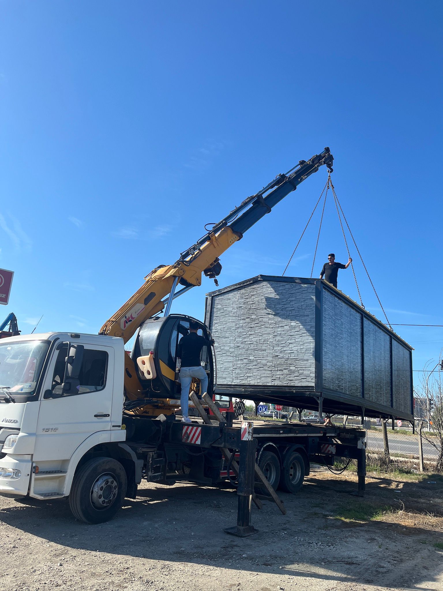 Cam Montajı ve Cephe Vinç Hizmetleri 