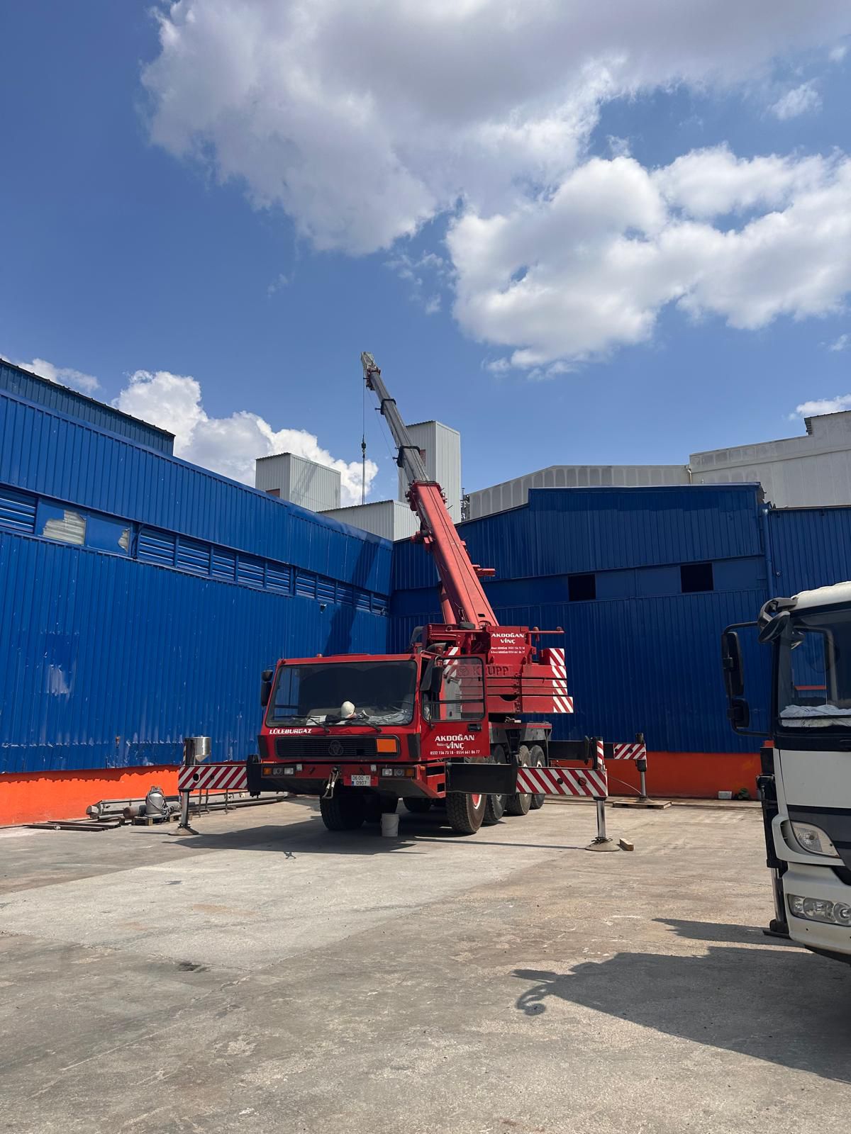 Vinçle Çelik Çatı Montajı 